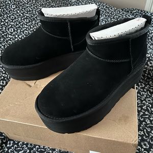 UGG Classic Ultra Mini Platform Black US7 Brand New